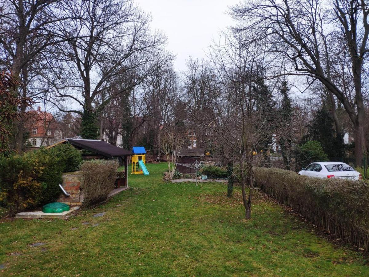 Ferienwohnung Mit 123Qm Fuer 8 Personen Mit Sehr Grossem Garten, Einfache Innen-Ausstattung ライプツィヒ エクステリア 写真