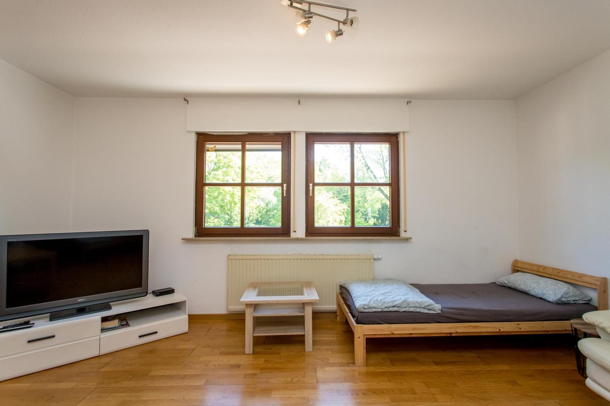 Ferienwohnung Mit 123Qm Fuer 8 Personen Mit Sehr Grossem Garten, Einfache Innen-Ausstattung ライプツィヒ エクステリア 写真